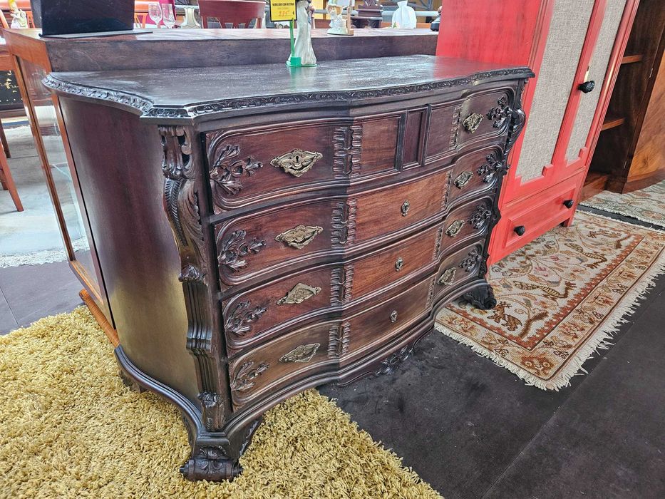 Cómoda antiga em madeira maciça - Bom estado geral