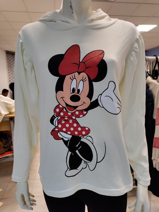 Blusas 4 euros.                 Só para REVENDA