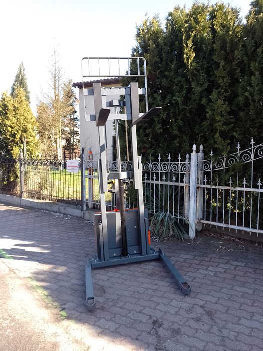 Paleciak Masztowy Regulowane widły Szeroki  1,5 T Masztówka 2,0M