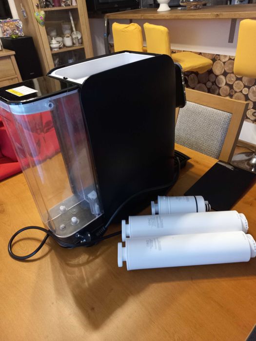 Dystrybutor wody filtrowanej z odwróconą osmozą