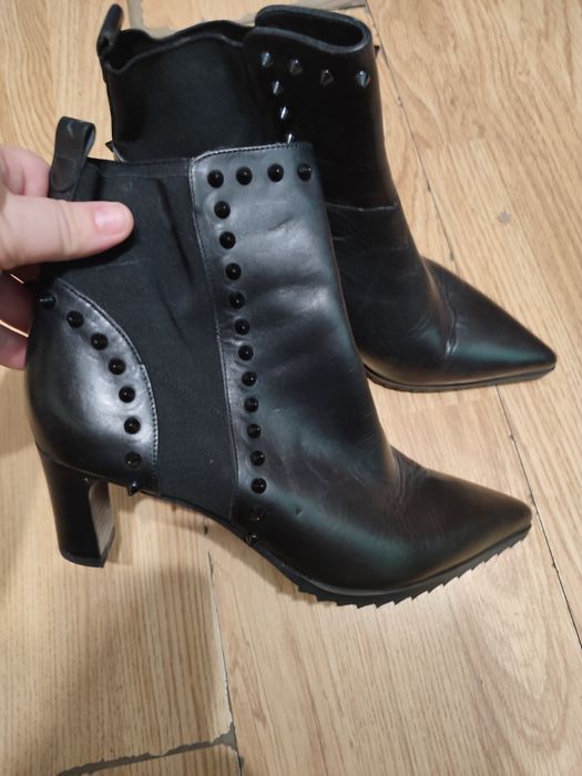 Віддам шкіряні полусапожки