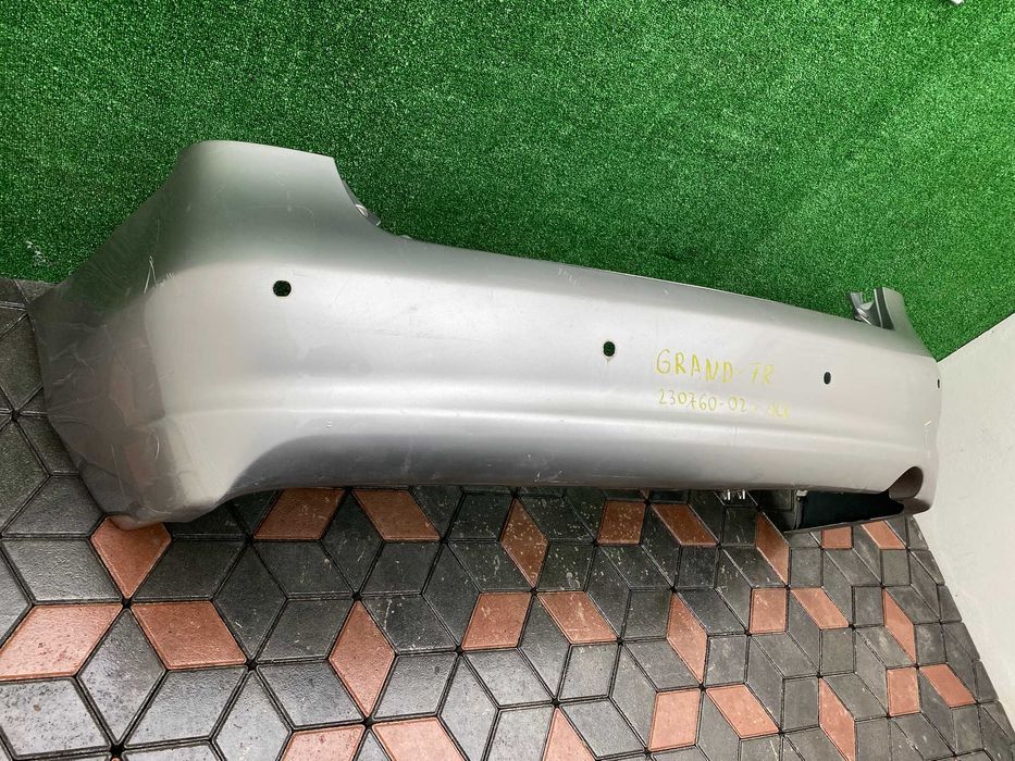 Бампер задній Mitsubishi Grandis Мітсубісі Грандіс