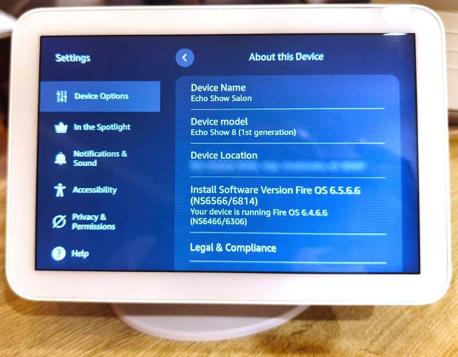 Amazon Alexa Echo Show 8 (1º Geração) + Base movél