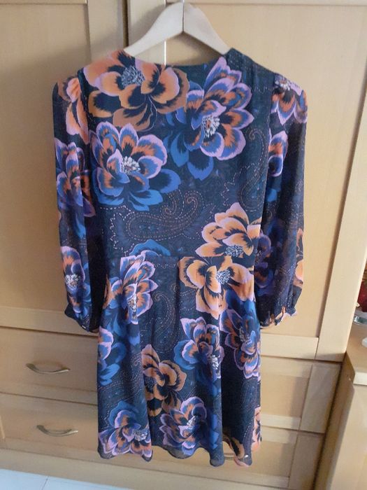 Vestido preto estampado ( GUESS ) C/ Novo