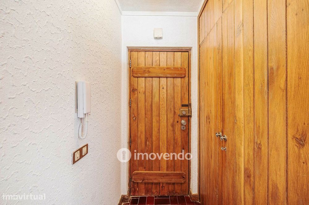 Apartamento T1 junto à praia, com estacionamento, Costa da Caparica