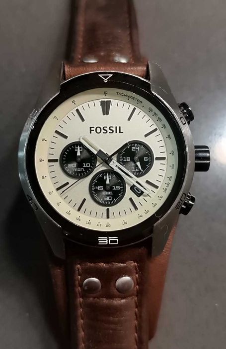 Fantástico Fossil Coachman Chronograph – Estilo Robusto e Performance