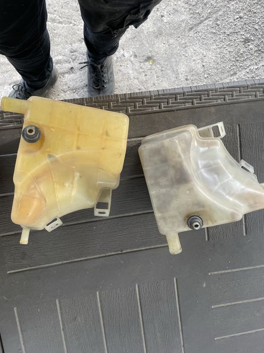 Разшерительный бочки и бочёк омывайки на Рено Лагуна 1996г.