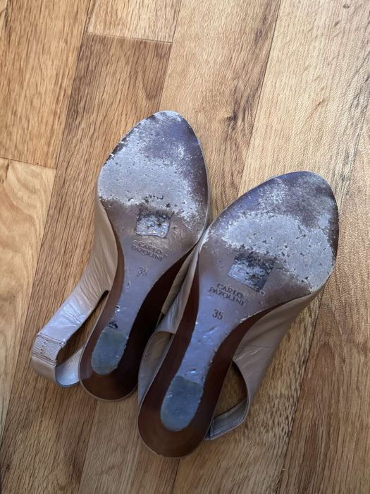Продам босоножки Carlo  Pazolini