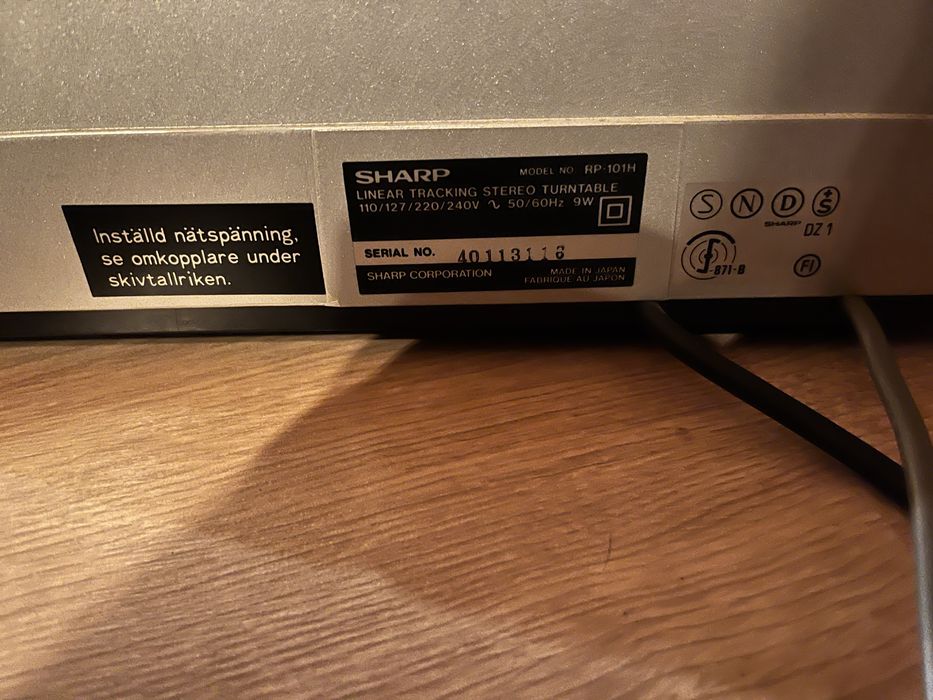 Gramofon Sharp RP 101