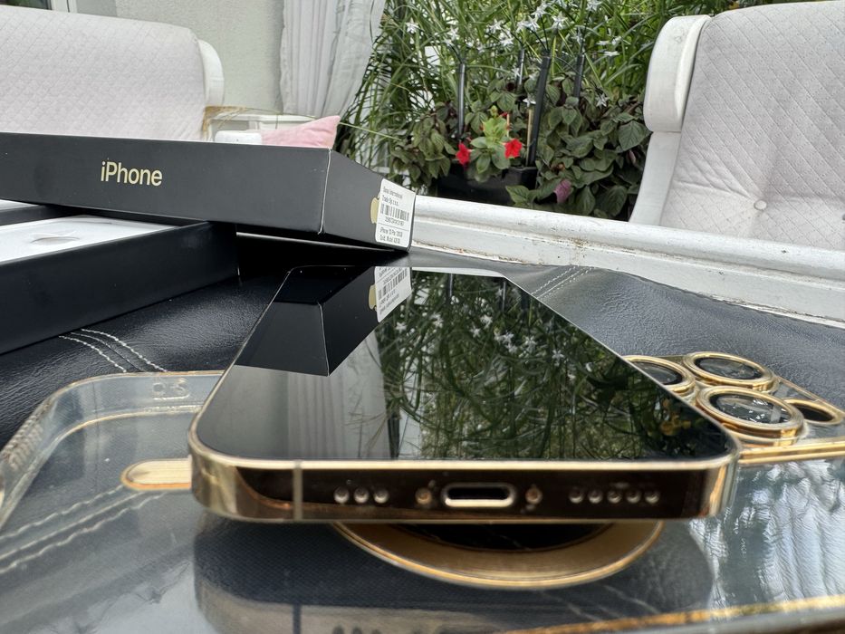 iPhone 23 Pro Gold