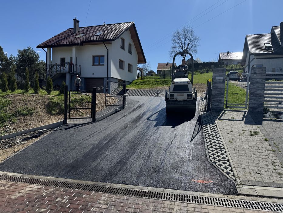 Asfaltowanie, wjazdy z asfaltów, drogi asfaltowe