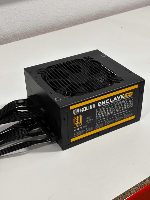 Fonte de Alimentação Kolink Enclave 700W 80 Plus Gold – Full Modular