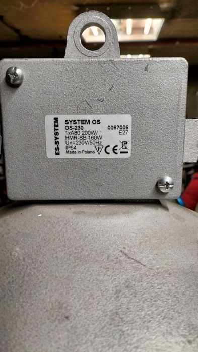 Lampa przemysłowa nowa.