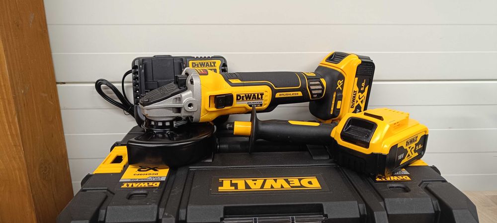 Szlifierka kątowa Dewalt 125mm 2x5 ah 18 v bezszczotkowa