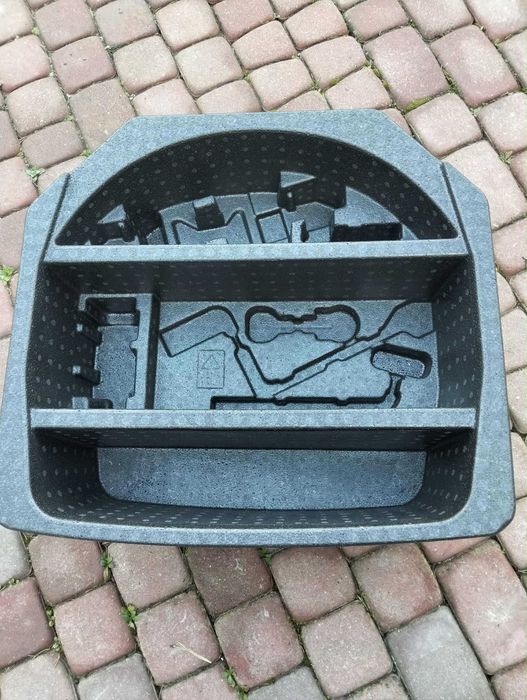 Styropian wkład bagaznika Toyota Auris II kombi