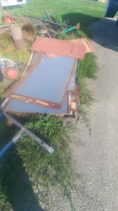 В продаже метал  б/у лист 2метра×1метр 2мм труба  уголок провулка и т