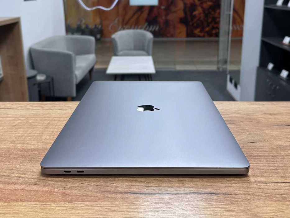 MacBook Pro 16 2019 • Space Gray • i9-9880H • 64 Gb • 512 Gb (макбук)