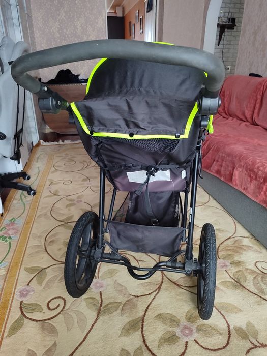 Продам прогулянкову коляску