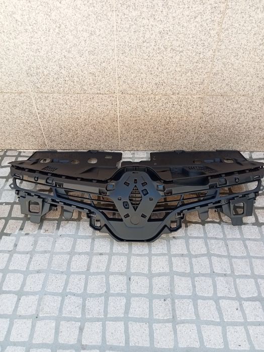 grelha Renault Clio 4