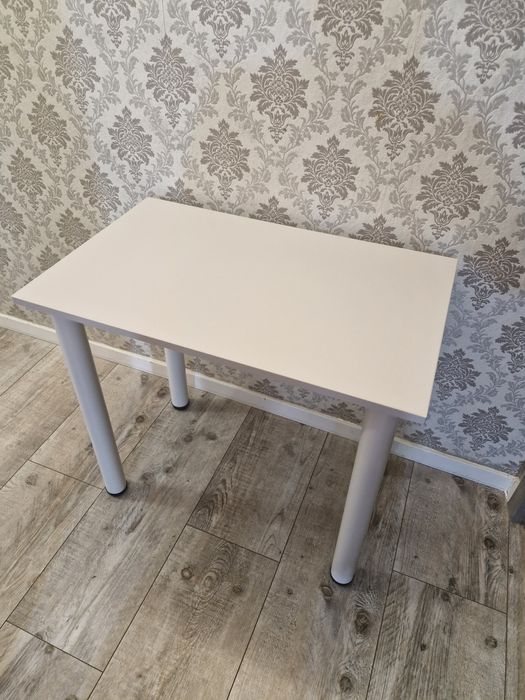 Maly stolik 50x80 nowy