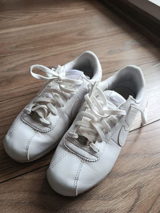 Buty Nike Cortez rozmiar  35 , białe