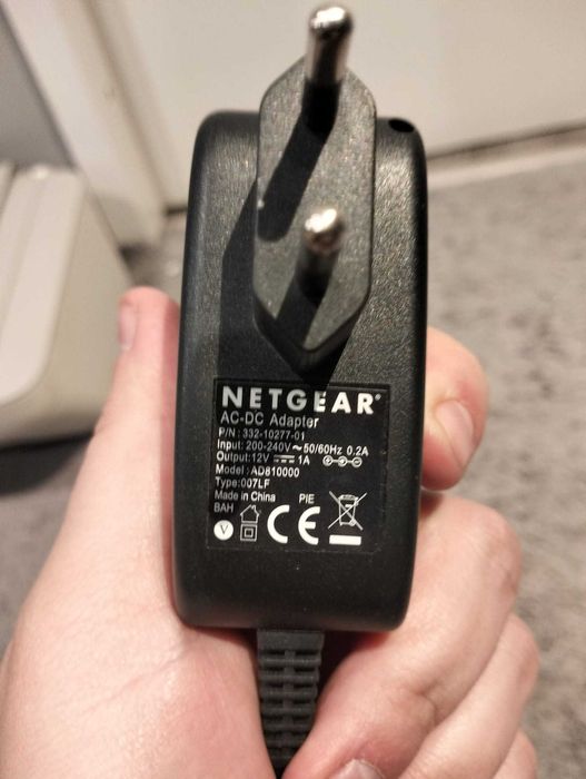 Zasilacz 5,5x2,1 mm czarny 2 metry 12V 1 A