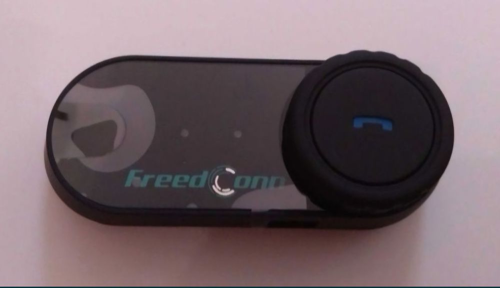 Auricular / Intercomunicador Bluetooth C/RADIO /Motard ( NOVO )