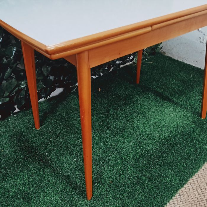 Patyczak, stół kuchenny rozkładany.