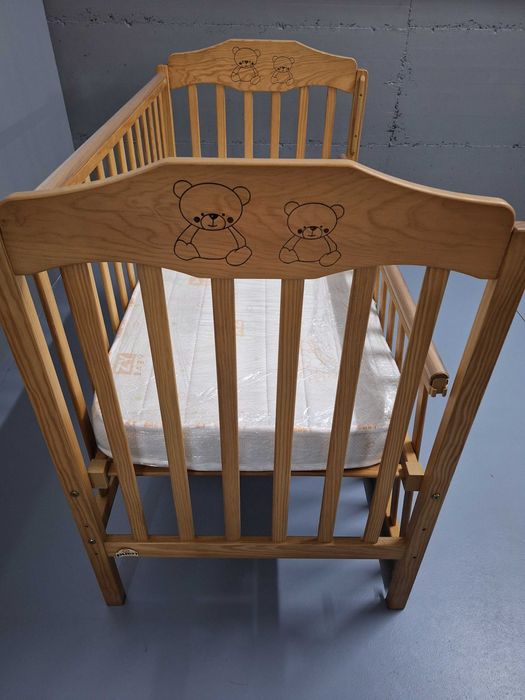 Cama de Bébé e colchão  praticamente novos - Oportunidade Baixa Preço