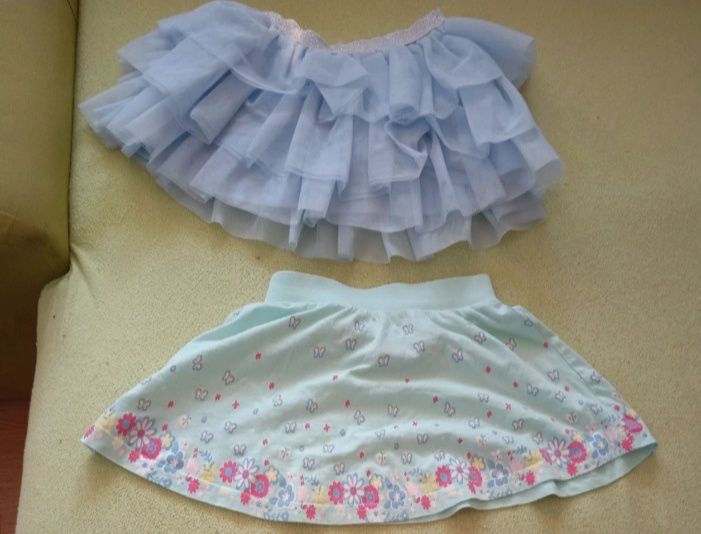 Spódniczki niebieska tiulowa i morska cienka, roz. 98-104, 3-4