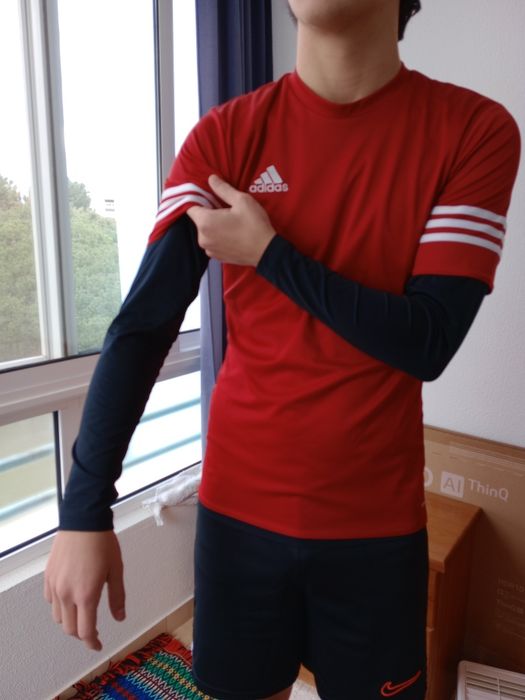 T-shirt Adidas..
