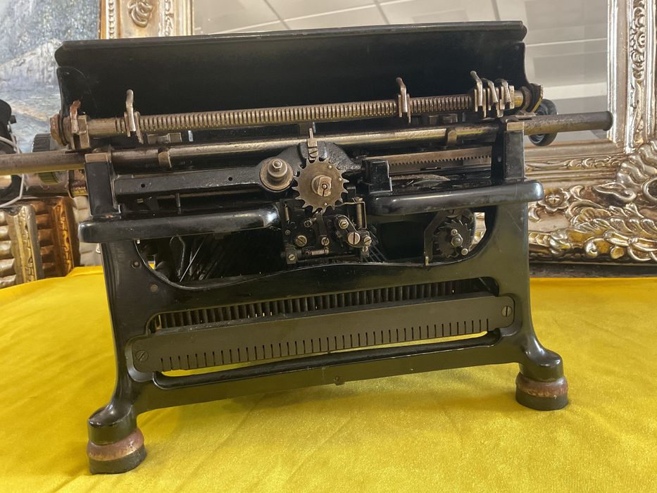 Máquina de escrever de coleção antiga