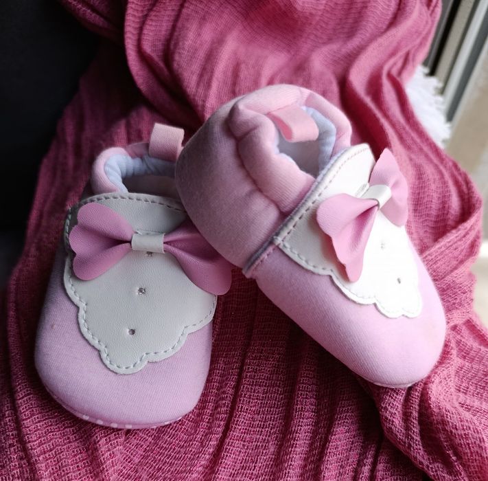 Sapatinho rosa  para bebé