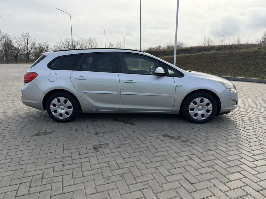 Продам Opel Astra J 1.3 cdti 95 к.с 2011рік