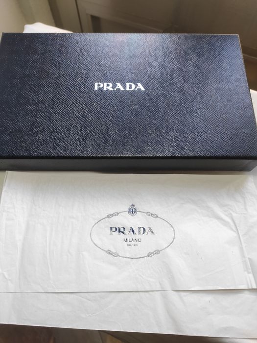 Vendo tampa da marca PRADA