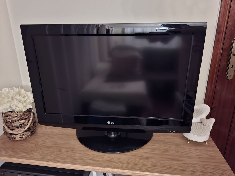 Televisão LG 81 cm avariada