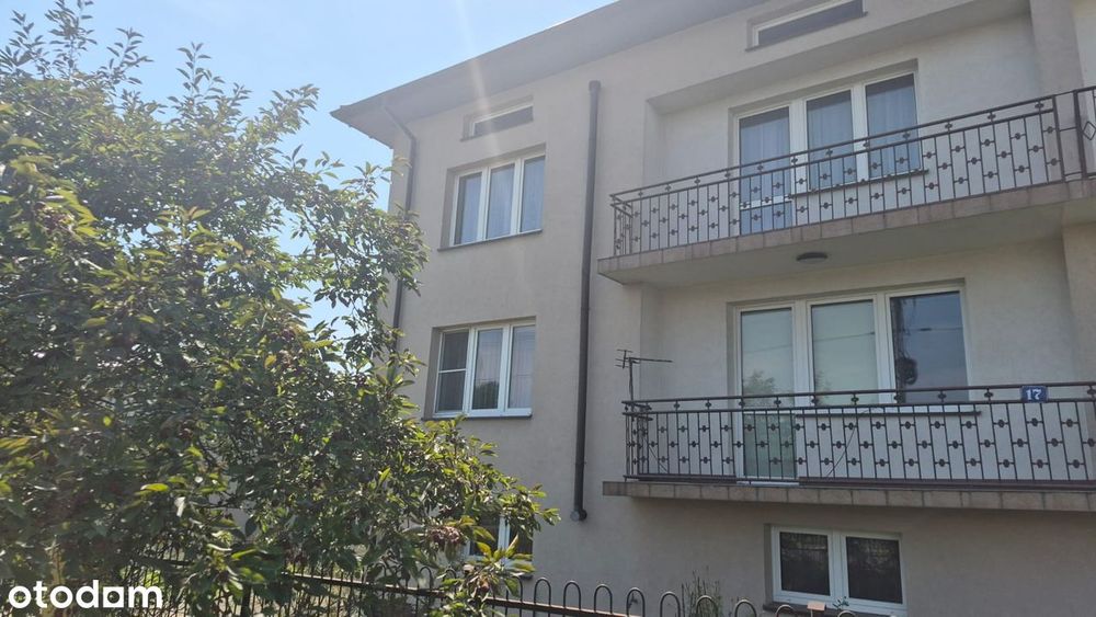Przestronny bliźniak (połowa) z garażem i działką