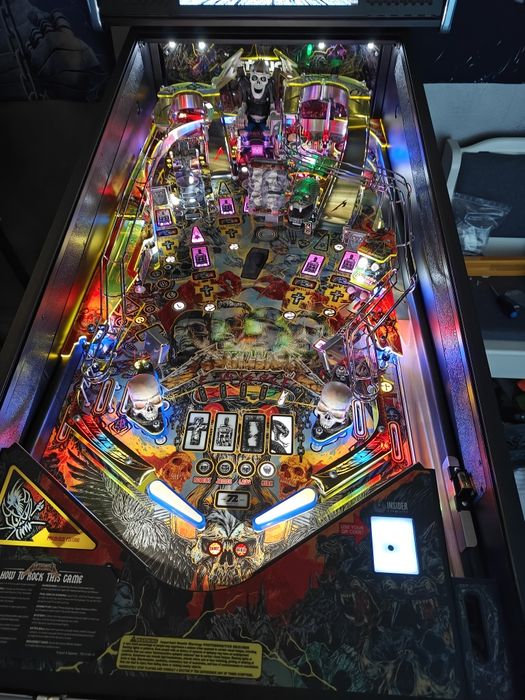 Metallica Remaster Premium Stern Pinball Flipper Fliper