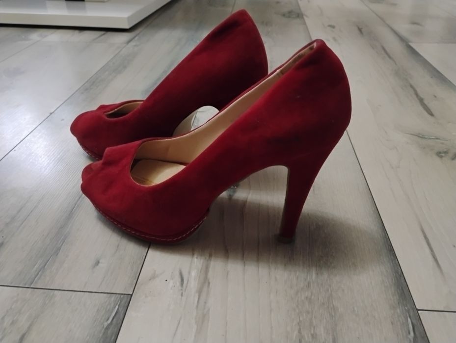 Buty Jennifer czerwone obcasy 36  / 22,5 cm