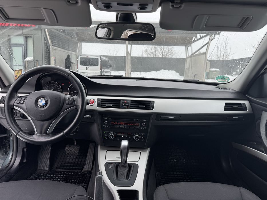 Bmw 3 series e91 2011
