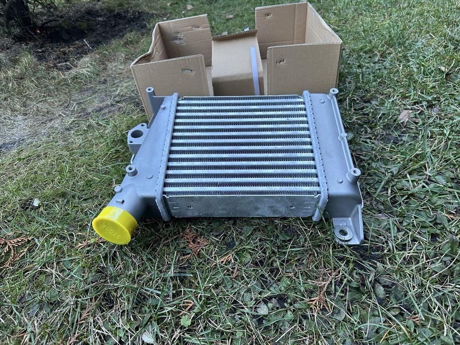 Інтеркулер Nissan Navara D22 2001-2006 YD25