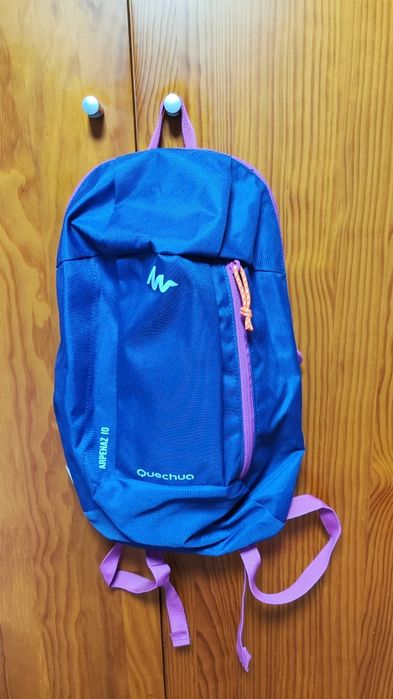 Mochila Pequena Quechua Arpenaz 10L - Azul e Roxa