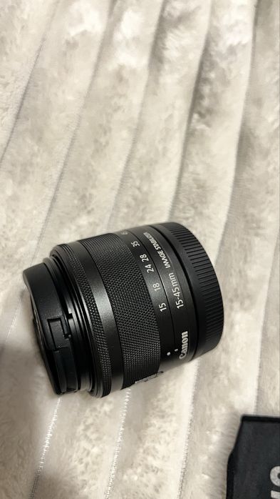 Máquina Fotográfica Canon EOS M50 + Kit Traver + Lente 15-45mm