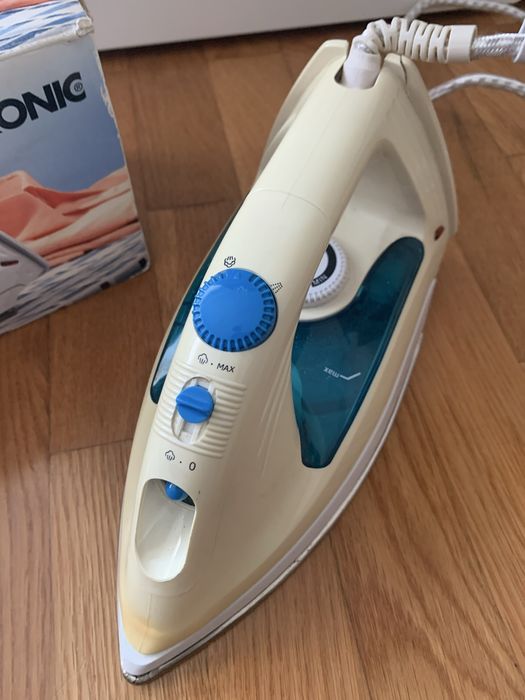 Ferro de passar a vapor Tronic