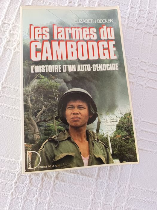 Livro"lês larmes du Cambodje.Elizabeth Becker 1988.