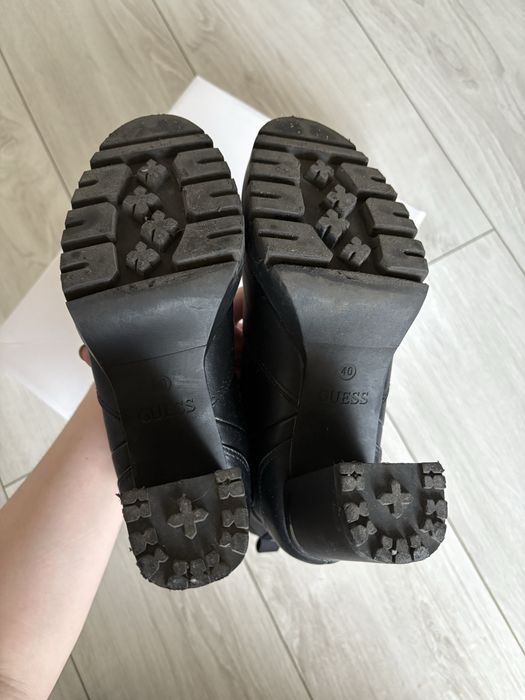 Wysokie czarne botki Guess 40