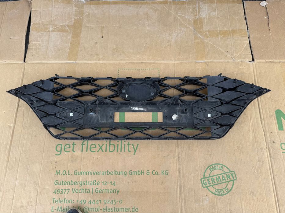 hyundai i20 iii 2019- grill polysk szklany znaczek pod radar ladny