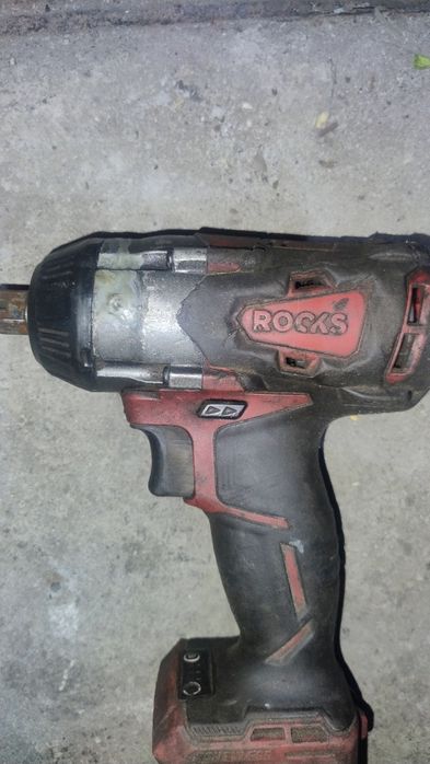 Uszkodzony klocz udarowy ROOKS