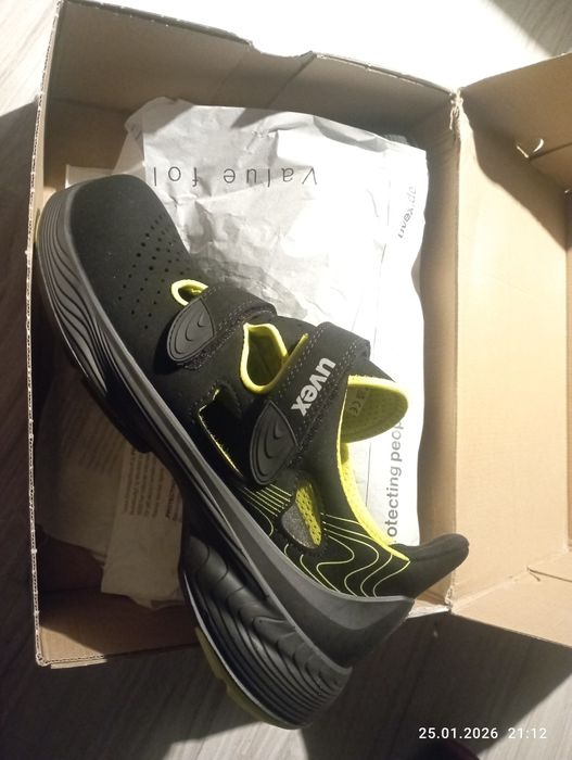 buty Uvex rozmiar 45 nowe wkładka 30 cm