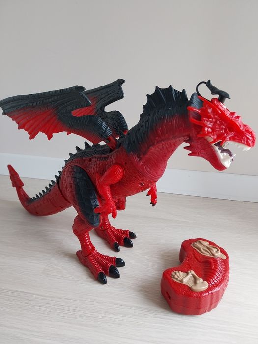 Czerwony smok dinozaur na pilota